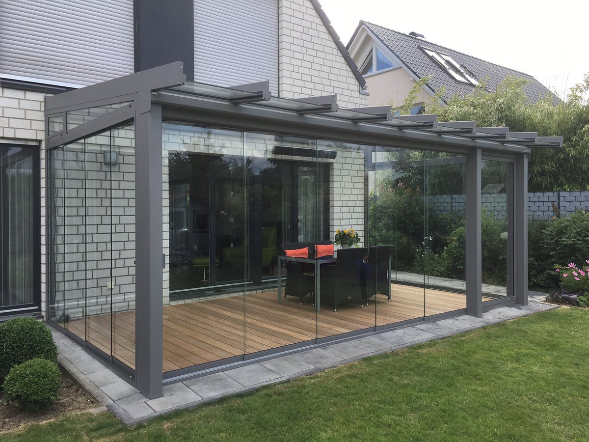 Aliplast Terrassenüberdachung mit Weinor W17 Ganzglasschiebeanlagen