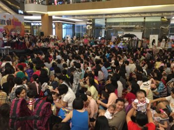 tyranatus's tweet photo. "@theSundaily: 820 breastfeeding mothers set record | https://t.co/CW8K77ZIzi https://t.co/5Kjkt7JhSX" proud to be there #thelastlatch