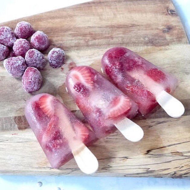 LFP_DIY's tweet photo. En cette belle journée découvrez la délicieuse #recette des #glaces à l'eau fruitées ! #diy
https://t.co/w8ZXglD8BE https://t.co/ehH3ojgeOT