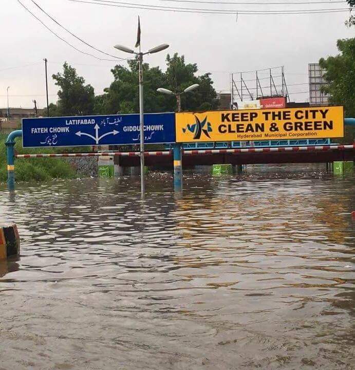 JamKhanShoroPPP's tweet photo. Main roads are cleared from Rain water and cleaned after Heavy Rain in Hyderabad.. #LGDeptSindh  #PPP https://t.co/lFkohXnVzk