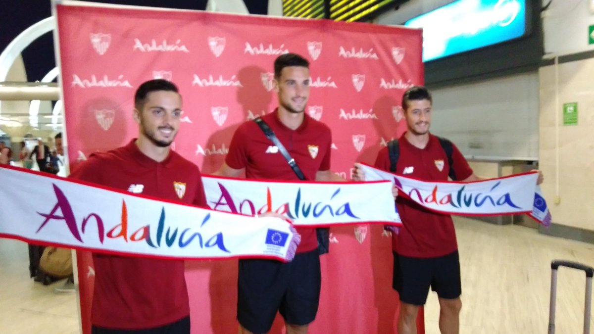SevillaFC's tweet photo. Por Europa con Andalucía #hambredetitulos #vamosmisevilla ⚽⚽ https://t.co/RPOR3k7x5P