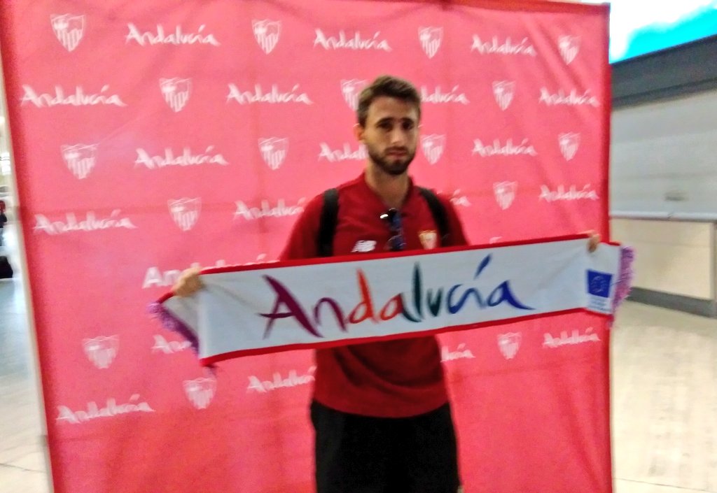 SevillaFC's tweet photo. Por Europa con Andalucía #hambredetitulos #vamosmisevilla ⚽⚽ https://t.co/RPOR3k7x5P