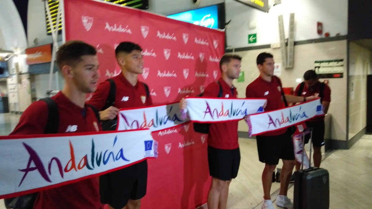 SevillaFC's tweet photo. Por Europa con Andalucía #hambredetitulos #vamosmisevilla ⚽⚽ https://t.co/RPOR3k7x5P