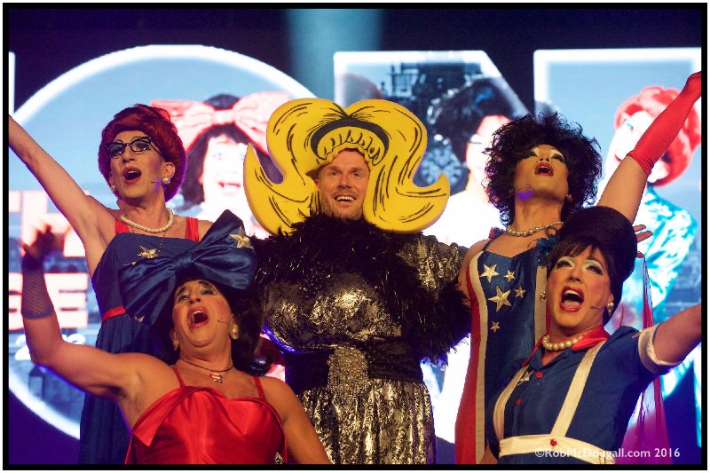 RobMcDougall's tweet photo. Drag queen @BoogsTweets joins @kinseysicks on stage at @forthone #forthonthefringe https://t.co/WSQnvrRqN5
