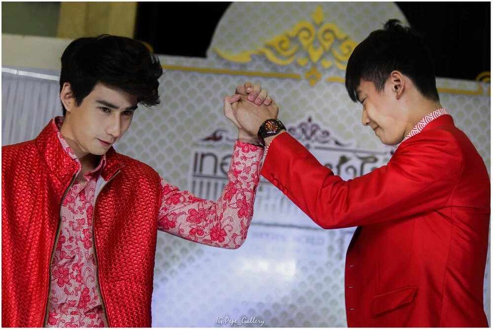 DANophobia's tweet photo. RED IS THE NEW BLACK~~💃💃💃
@ohmpawatt @ImerbSittiwat
#warofhighschooltheseries
#makeitrighttheseries
#ทีมโอมเต้ย https://t.co/GRRX7boTYh