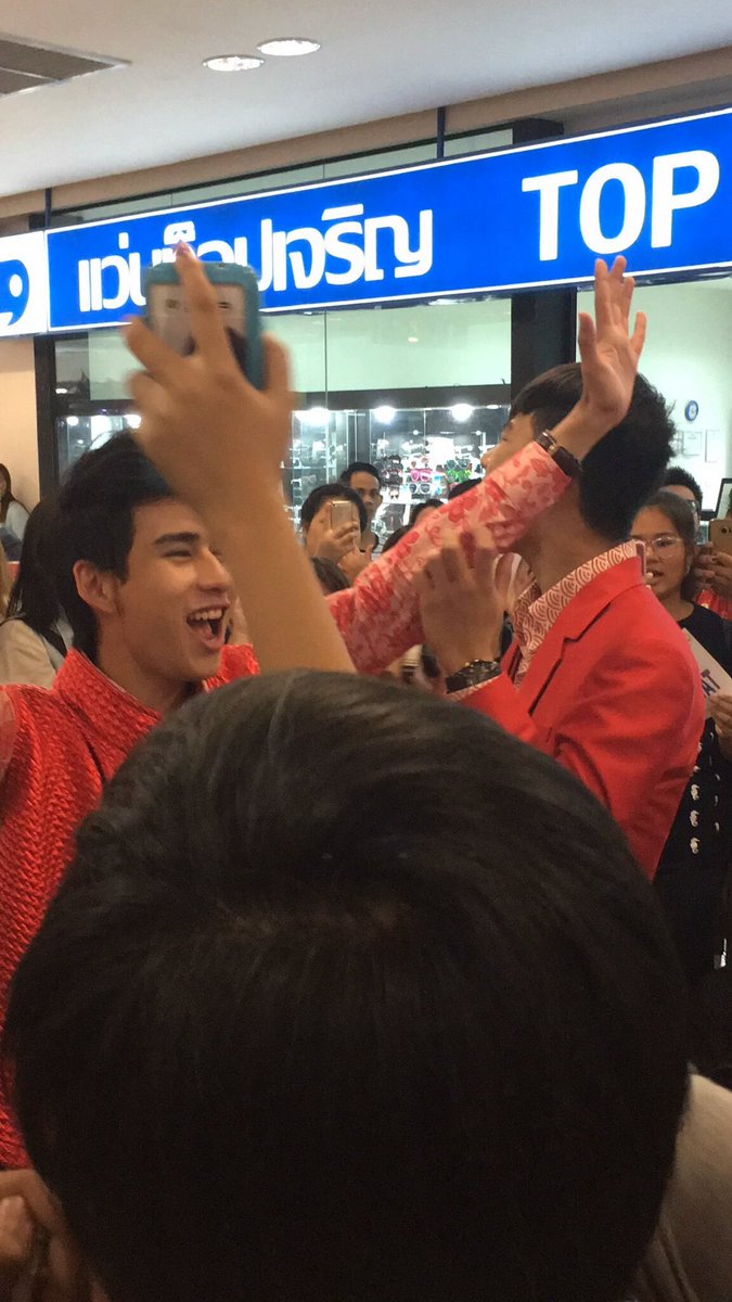DANophobia's tweet photo. RED IS THE NEW BLACK~~💃💃💃
@ohmpawatt @ImerbSittiwat
#warofhighschooltheseries
#makeitrighttheseries
#ทีมโอมเต้ย https://t.co/GRRX7boTYh