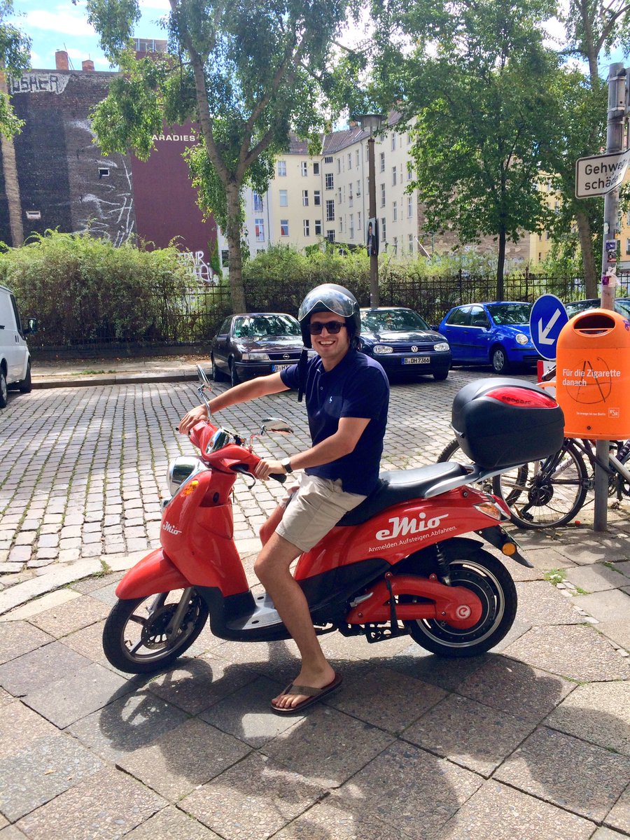 ThaniShamsi's tweet photo. My first ride with @eMio_sharing electric scooter, awesome idea and easy to sign up! https://t.co/qS8xqeHEcf