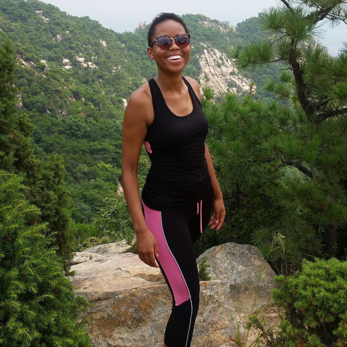 WealthyMoneyCo's tweet image. Another Sunday well spent in the #mountains talking about dreams, grounding and healing the #firstchakra. #Travel