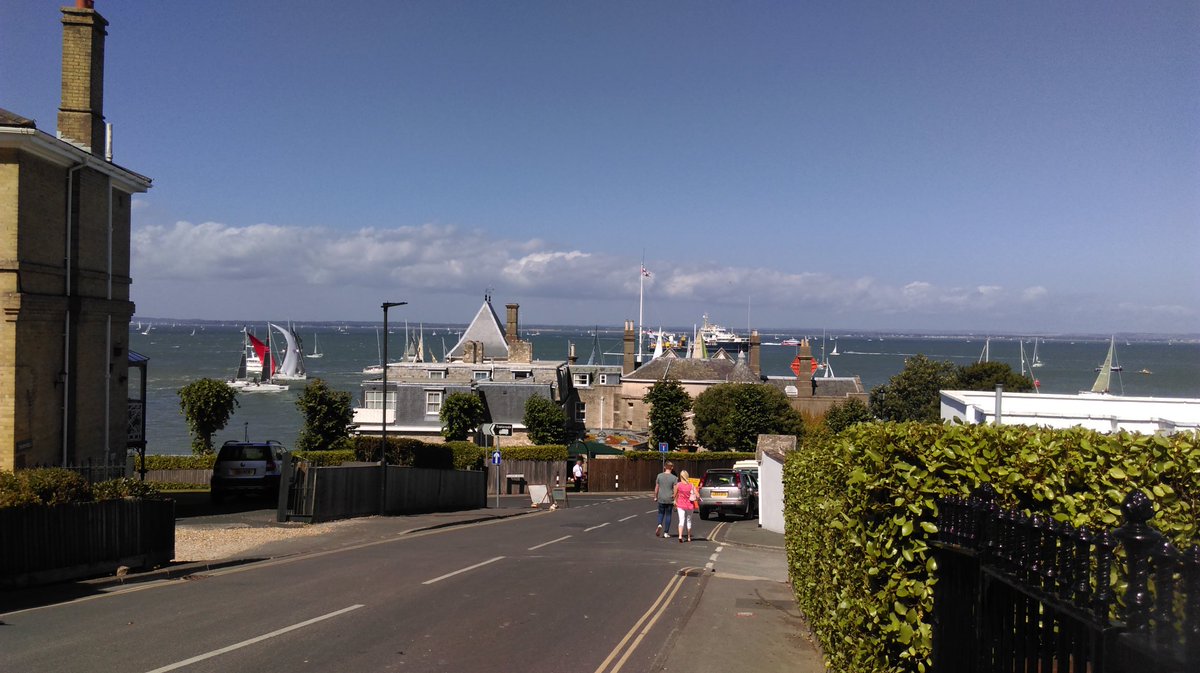 Second #bestbeertentintheworld. <a href="/CowesParade/">Cowes Parade Village</a> Returning race - spinnakers galore.  <a href="/lawn118/">Sarah Lawn was Biles</a> Great to see you!  X