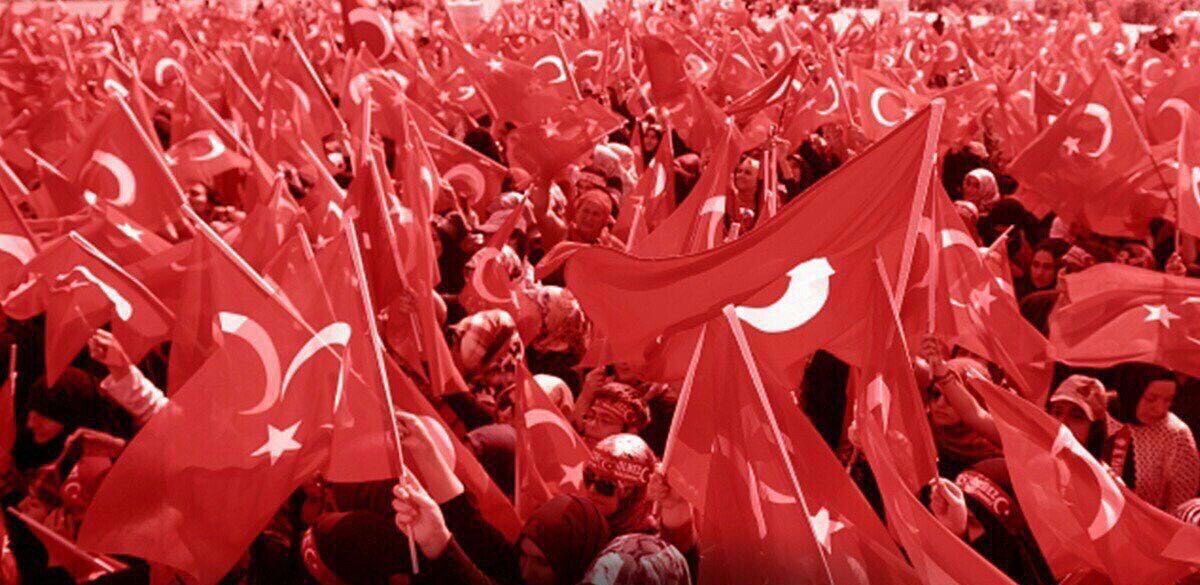 15 Temmuz Şehitlerimizi rahmetle anıyor, demokrasimize sahip çıkıyoruz. #TurkeyUnited