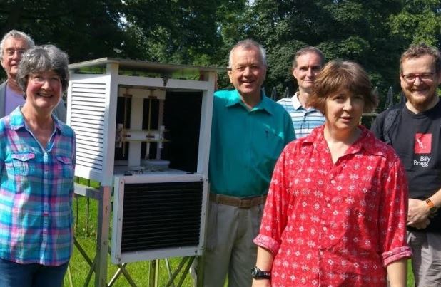 Buxton_News's tweet photo. Outlook bright for #Buxton climate station as volunteers save the day https://t.co/TY529ET5l9 #derbyslive https://t.co/M3n2V2uHLA