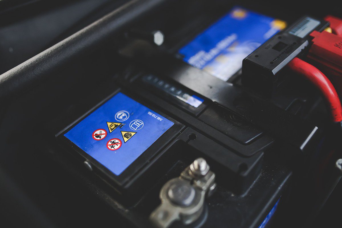 ProteumUK's tweet photo. Checking your boat batteries acid levels is essential, know how... https://t.co/C3AzDZxHTD #boatmaintenance https://t.co/J62obhVVAh