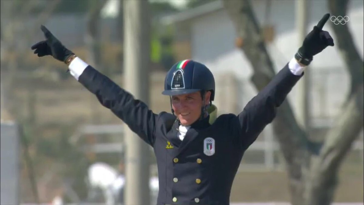 LudovicaBern's tweet photo. #SuperPeter @p_romaneventing #proudFriends Thanks to @CarolaBrighenti 4ThPic #EquestrianEventing #Rio2016 #TwoHearts https://t.co/mXL9VcDWPY