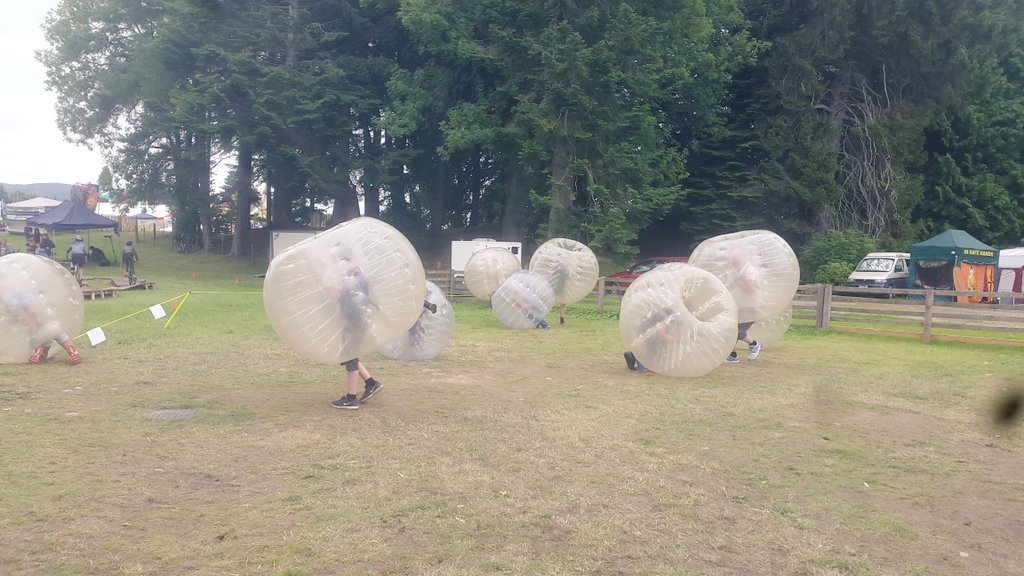 Brilliant 2 days bubble-balling at Belladrum!Always have the best experience there!!  #tartanheart <a href="/BelladrumFest/">Belladrum Tartan Heart Festival</a>