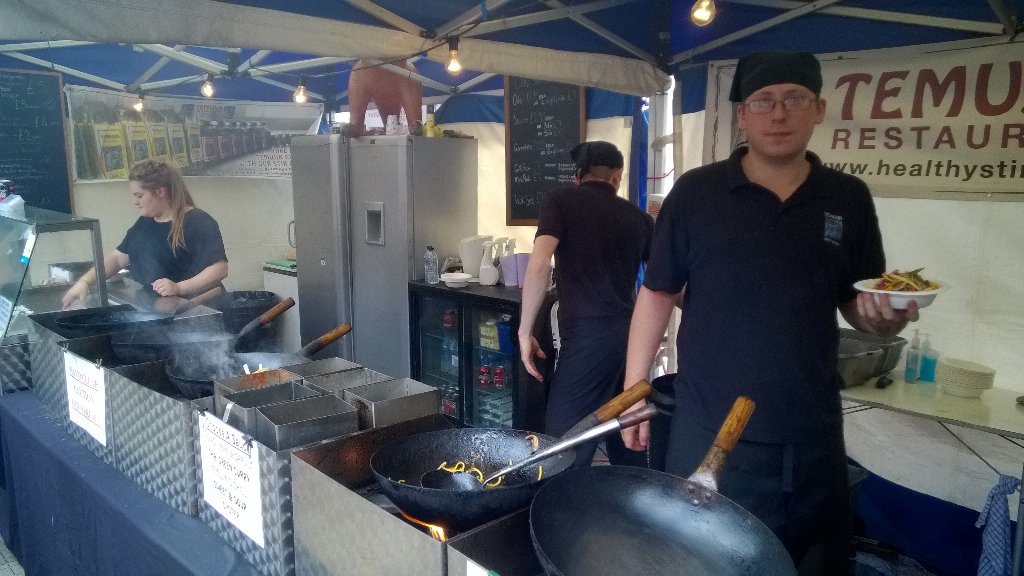 helen_s_w's tweet photo. @huddsfoodfest great day today! @ThePotLtd, @Ox_and_Bone, @TemujinHX my favourites, well done Huddersfield! ๐โ๐ป https://t.co/ees0E3DxGN