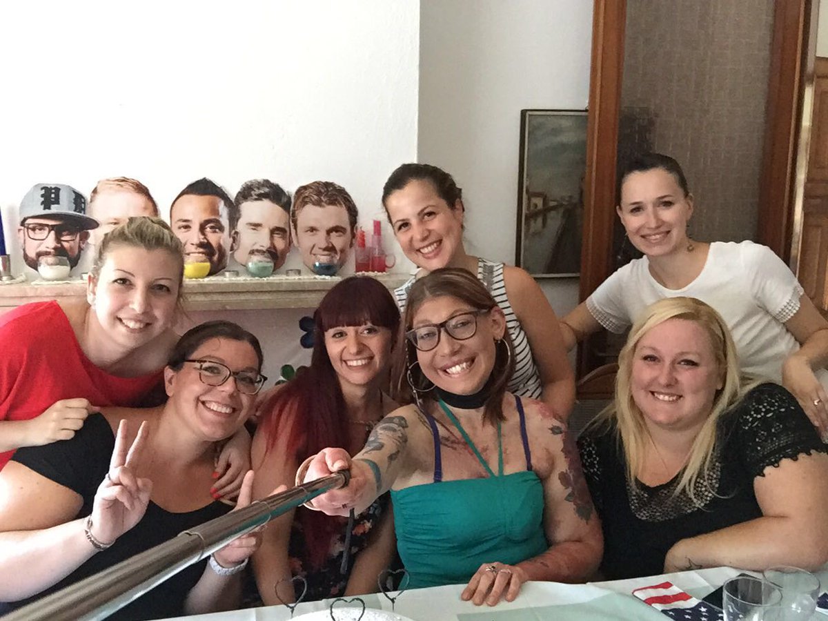 IreneBissacco's tweet photo. @backstreetboys please say happy B day to @serenapallaro https://t.co/fVu1rC5P4Y