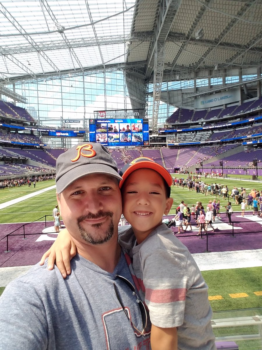 ShawnMT76's tweet photo. #usbankfamilyday #ChicagoBears #GoBears https://t.co/OV4BvcdRZL