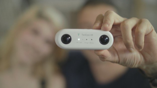 tech_pause's tweet photo. Meet TwoEyesVR: The everyday 360-degree, 3D, VR 4K Camera https://t.co/uYbV7MVE8k… https://t.co/o3MUEKQRmx https://t.co/fF3HrmYqL8