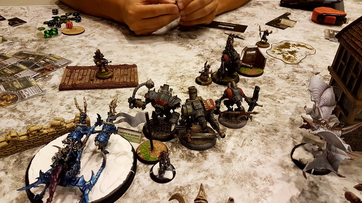 And Lylyth KTC McBain by herself @JujuWarmachine @Aspha_ludo <a href="/uchroniesgames/">Uchronies Games</a> I finish the master with 4-2