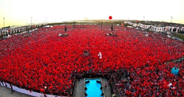 iycgenelmerkez's tweet photo. Hakkıdır Hakk'a tapan milletimin istiklal! #turkeywitherdogan #DemokrasiVeSehitlerMitingi #sehitlermitingi #yenikapı https://t.co/hLHY23rJkp