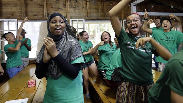 ynetnews's tweet photo. @SeedsofPeace shifts focus to divided US
https://t.co/OasLehxD3g https://t.co/98zvqIwEC6