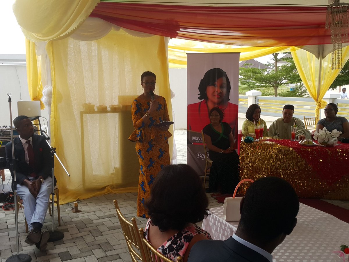 ukidare's tweet photo. Founder of Todays Woman Mrs. Adesuwa reviewing #TheArtOfRefinement @Poise_Nigeria https://t.co/vPKGBqaWxB