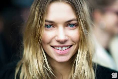 Lium 欧米てか特にフランス人はすきっ歯女優モデル多いか先程知った あの隙間から幸せが入ってくるのか Lium 欧米てか特にフランス人はすきっ歯女優モデル多いか先程知った あの隙間から幸せが入ってくるのか