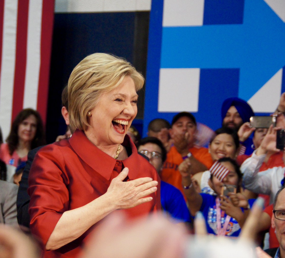 lightheart1's tweet photo. Don't stop being YOU Hillary,.. don't EVER stop being you. And don't worry about us, we can see thru the propaganda! https://t.co/hEA1NFmcsZ