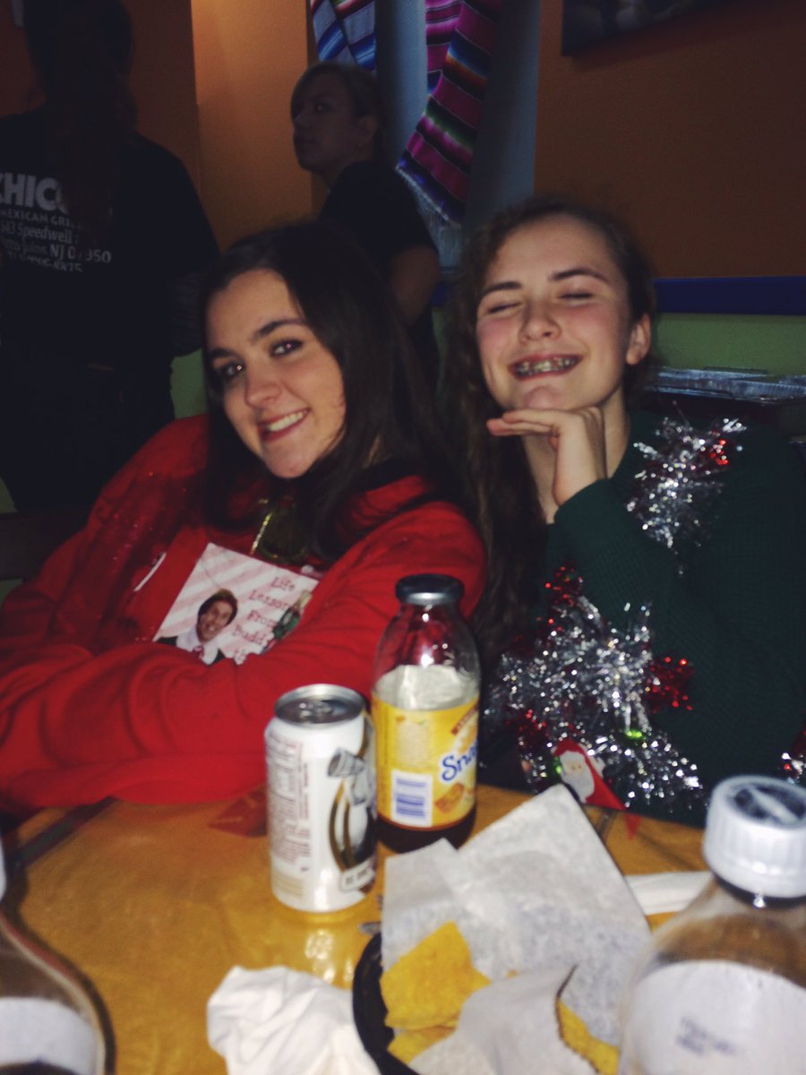 co_geraghty's tweet image. happy sweet sixteen to my twin 💖💖#ohshit #2snaps #noproblem #jammin