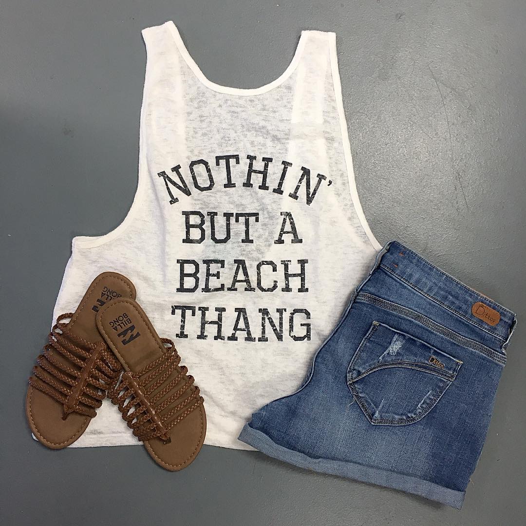 dittosbrand's tweet photo. the beach is calling ☀️🌊⠀
⠀
#repost: @shop_drift 
#flatlay #ootd #summer #dittos https://t.co/TiDuOBhvhM