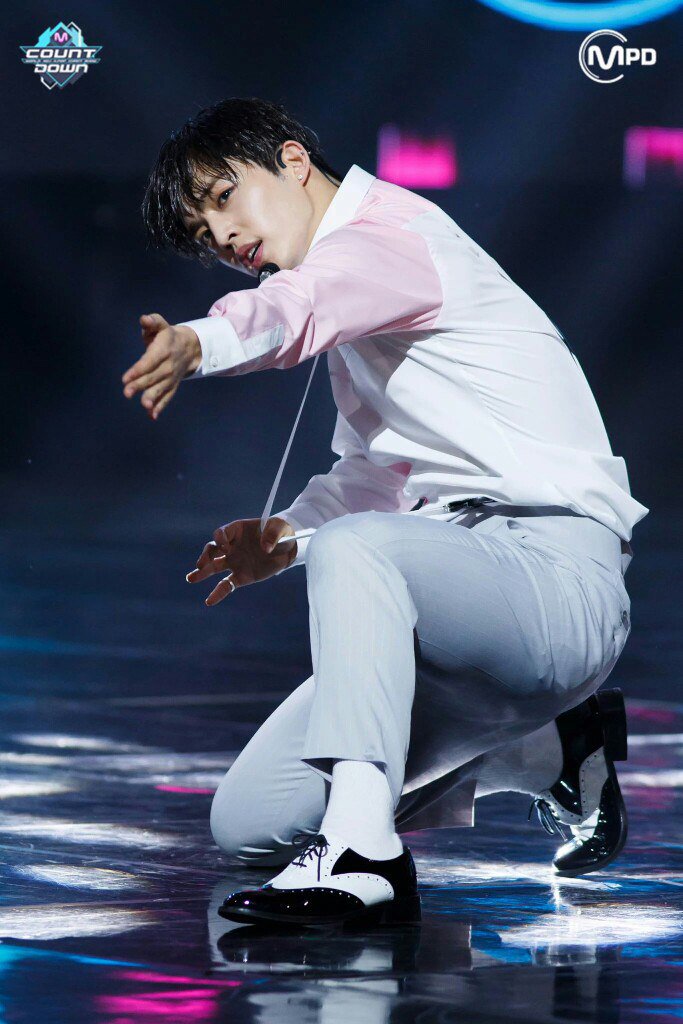 No_comments_LOL's tweet photo. Happy Birthday to a wonderful leader🎁
#에스쿱스따뚜_생일축하해 
#HappyScoupsDay
#HappyBirthday
#Seventeen
#SCOUPS https://t.co/pVzhX7Mw5H