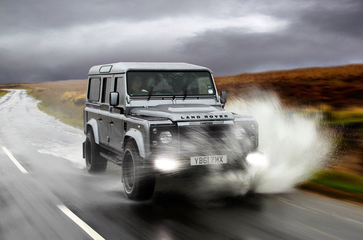 DefenderFans's tweet image. Every view and every road can be made better with a defender 110 #LandRover #view #driving