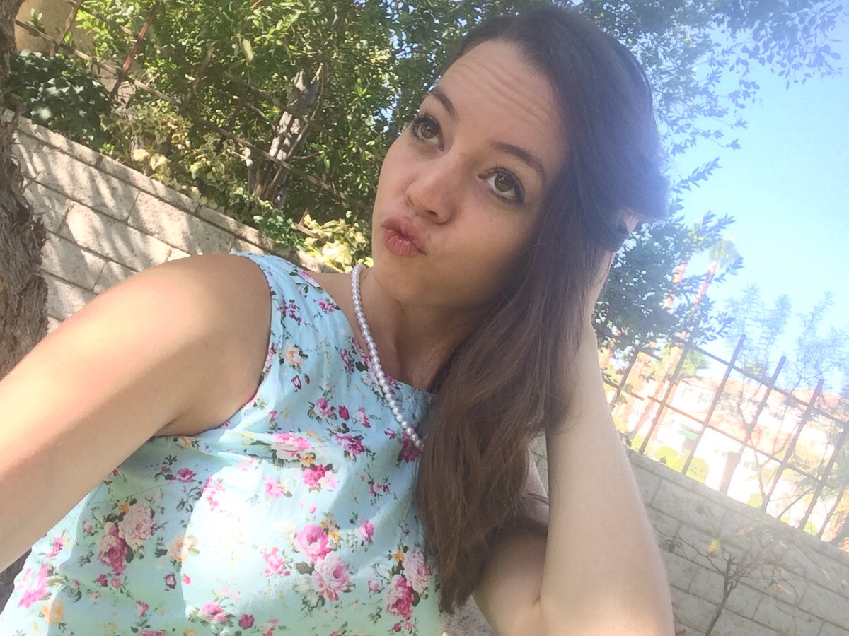 laurielaffoon's tweet photo. how am I not a professional model #likewat https://t.co/hrqI3OGIEj