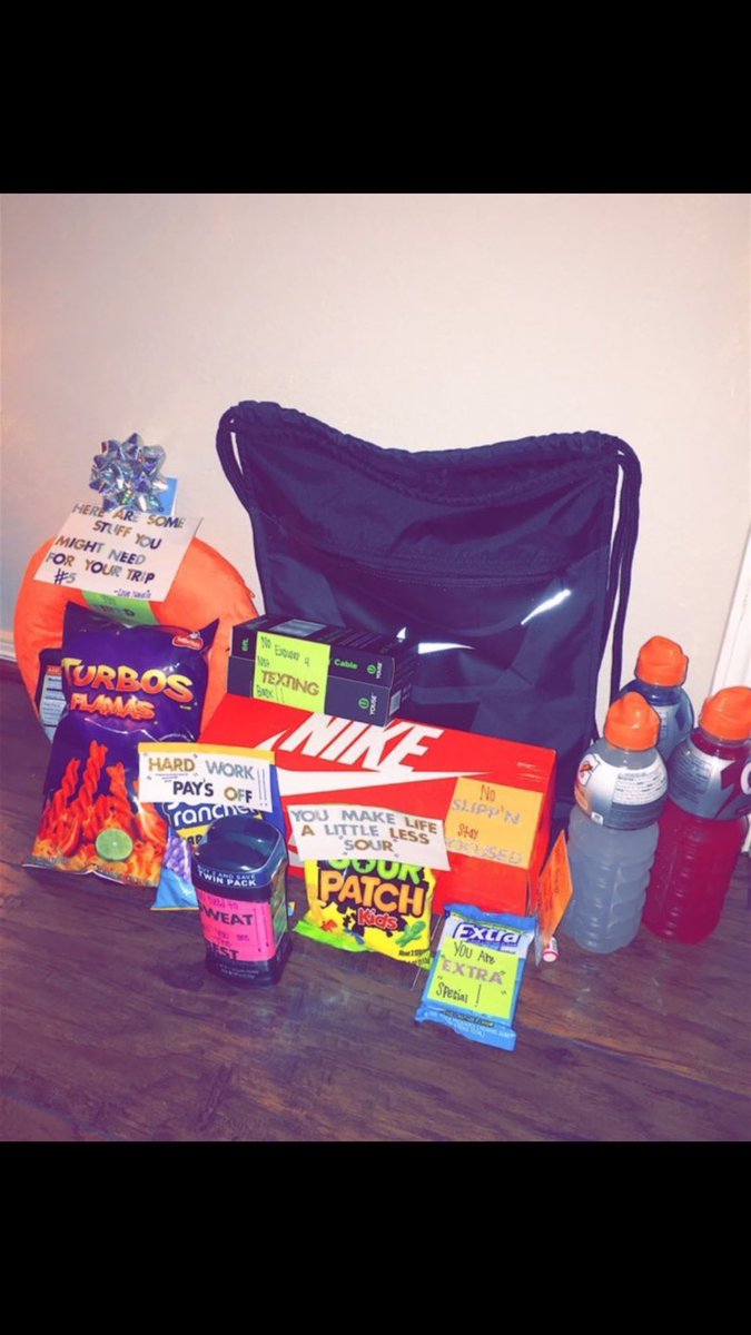glocc_tv's tweet photo. Where the girls that's going to spoil they nigga like this? 🤔🙏🏾💙🏀🏈 https://t.co/caEIrj4jpx