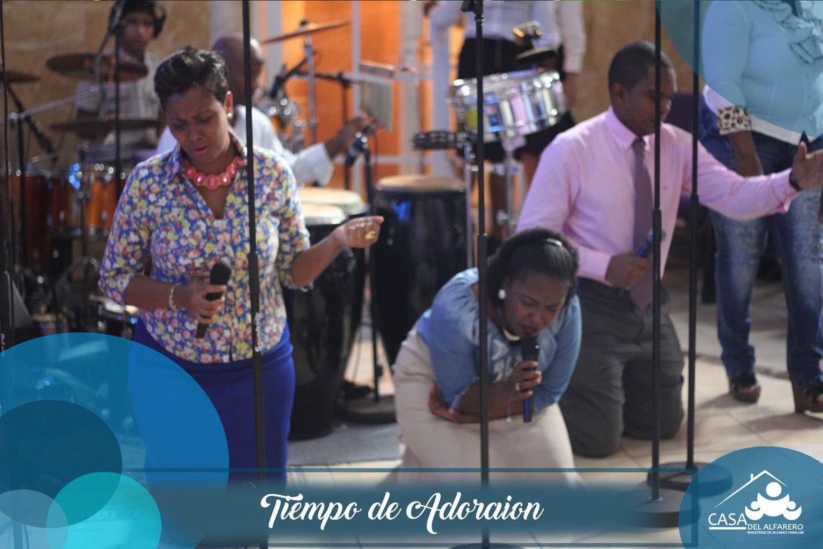 AlfarerosColon's tweet photo. Nuestra Pastora Wanda de Pimentel Ministrando y dando una palabra de parte de Dios para el pueblo. https://t.co/mvBfN63P6h
