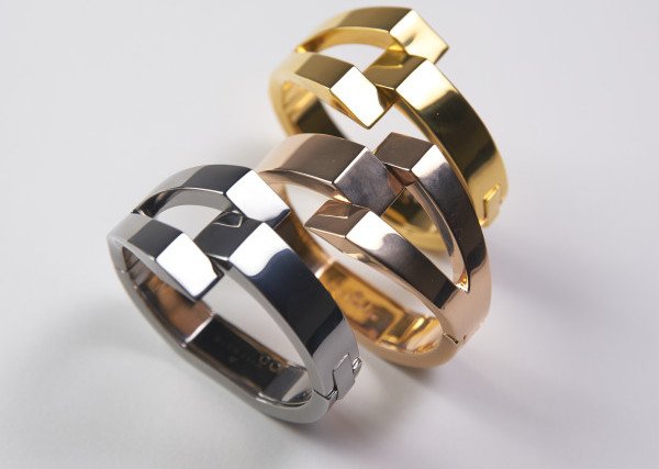 memu013's tweet photo. Smart Bracelet WiseWear to Be Sold at Saks in September [Premium] https://t.co/lojyST9Tgr https://t.co/J4rE19cn9o