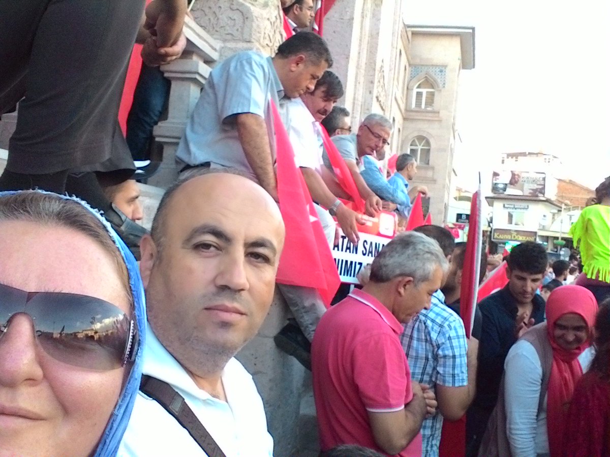 Tek yürek olduk bize her yer YENİKAPI