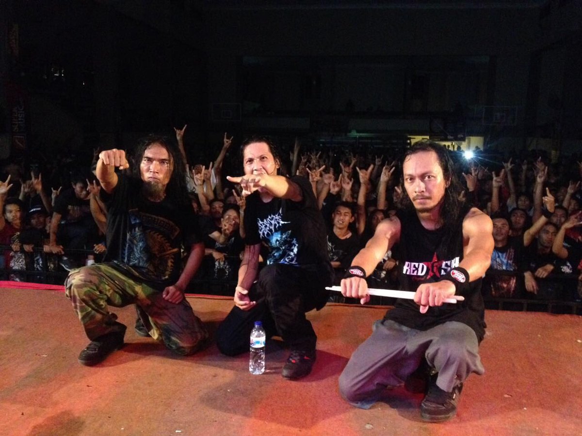 Matur suwun Mojokerto Black Conspiracy. Kalian telah membuat brutal area moshpit. Semoga kita bersua kembali! 🤘😀