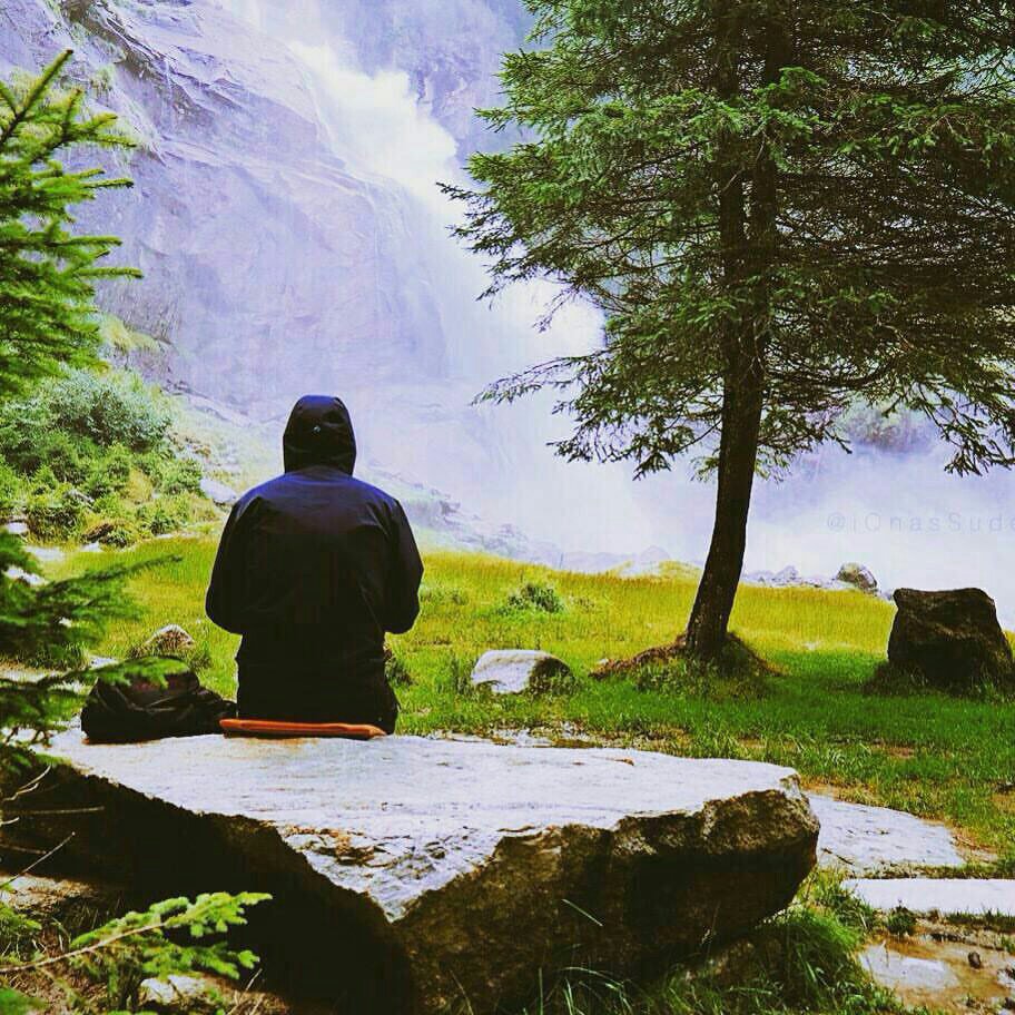 💭💜ويخلق الله شخصاً ، لا ترى جمال الدنيا إلا به🌸🍃