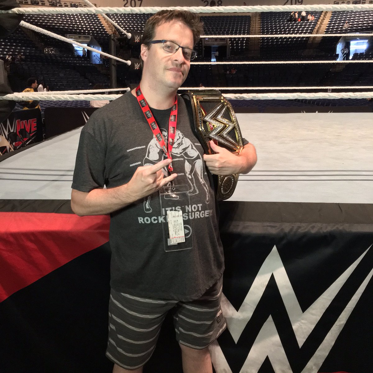 Baglee_'s tweet photo. Closest I've been to the ring and @WWE title #soclose #TweetSleepConquerRetweet #BretScrewedBret #WWEStockton https://t.co/qXgKLg09vo