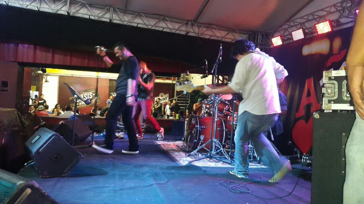 Promusica_sv's tweet photo. Anoche @adrenalina503 en vivo desde Oasis @PilsenerSV @CIFCOSV #Consuma2016 #MusicaSV https://t.co/WT5GnhNksP