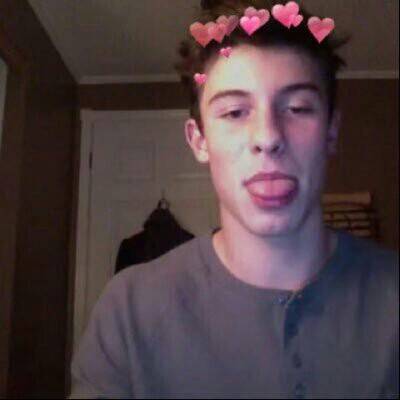 ShawnMendesAFID's tweet photo. Yo turning 18th now. I cant believe it, time flies really fast. #hbdshawnfromindonesia @ShawnMendes https://t.co/7c1V61WJZf