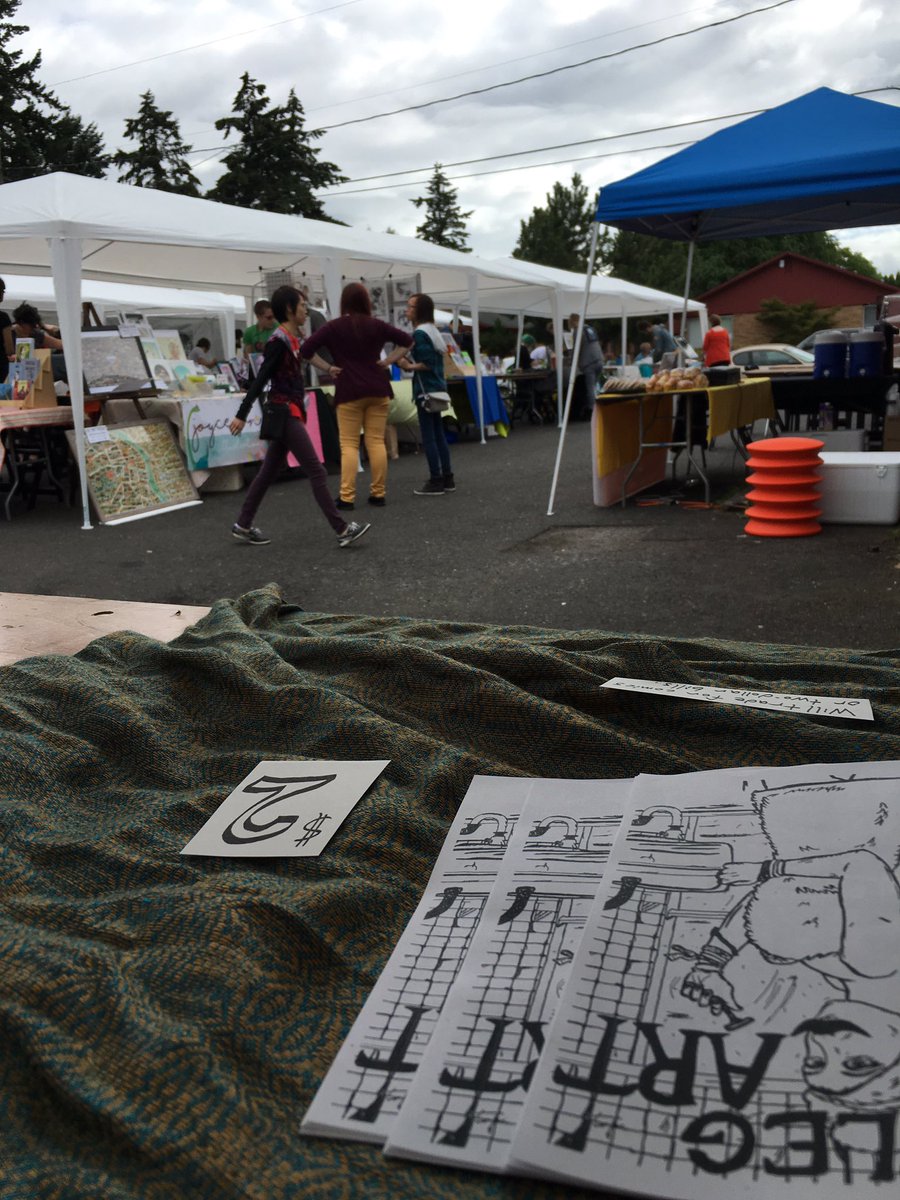 kylekerezsi's tweet photo. Swing by Artists Alley @SpritelyBean. There's no shortage of great talent here #pdxaacf2016 https://t.co/gEe3EedLJe