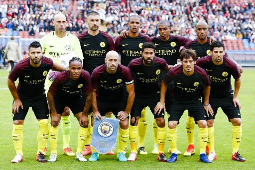 ManCity's tweet photo. HT | City 1-0 Arsenal

@aguerosergiokun's strike on 30' the difference at the break 👍🏻 #cityontour #mcfc https://t.co/y2XRe7J1Lr