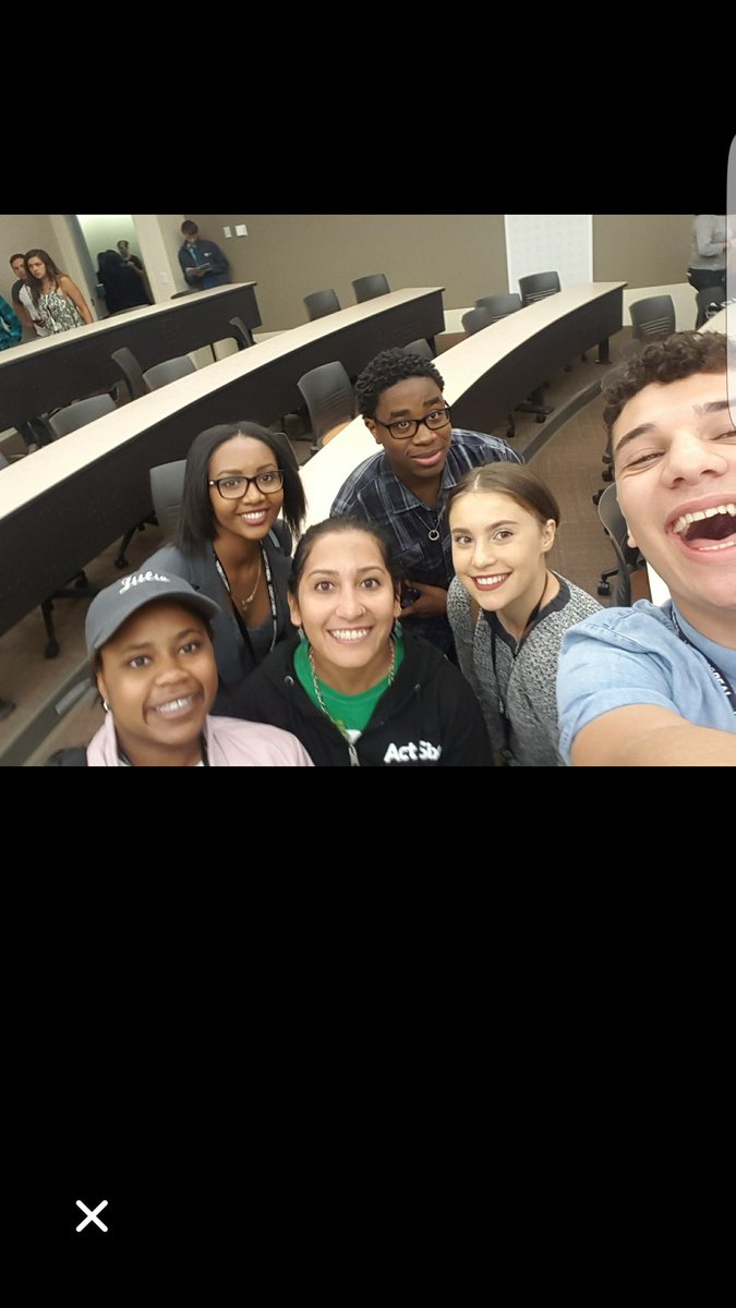 julie_waruguru's tweet photo. MARI IS THE REAL MVP 
#actsix #leadforreal https://t.co/CzYlSwEute
