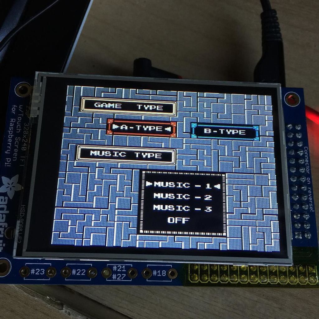 bobuk1973's tweet photo. #nes #tetris running on #raspberrypi3 with #pitft via #retropie https://t.co/hCs4PijcOt https://t.co/bmq0bp7yjd