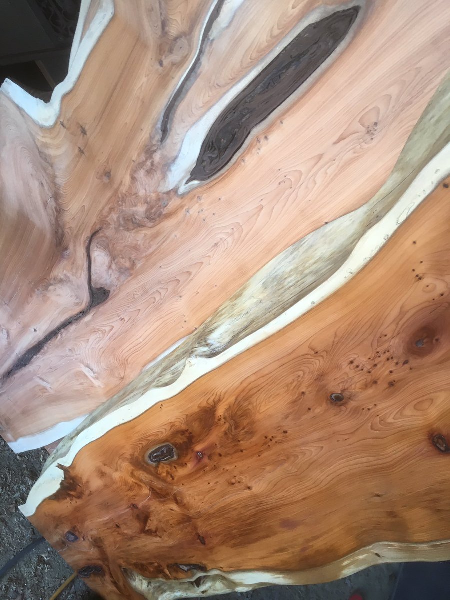 mayadust007's tweet photo. Making a start on some live edge coffee tables https://t.co/yeoBeBzNkY