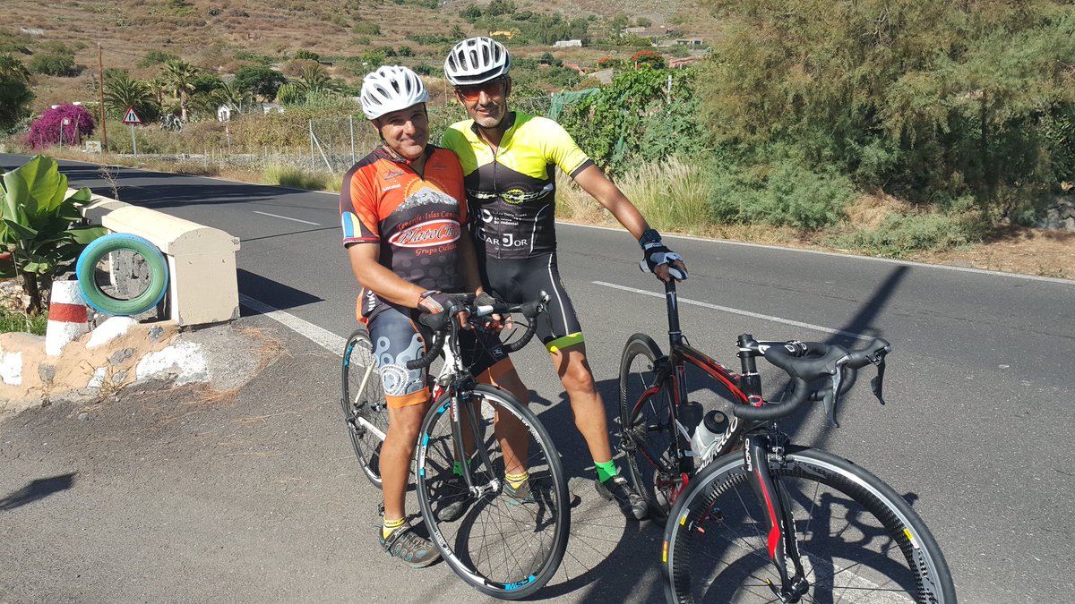 PlatochicoMtb's tweet photo. Con nuestro gran Campeón Placido de #platochico ,  una gran alegría verlo. https://t.co/c0HqeXHjYF