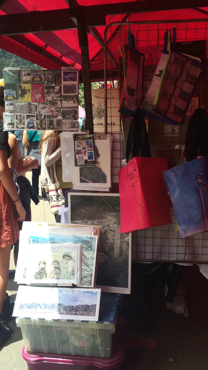Paxmagacin's tweet photo. AMBULANTE Feria de arte informal.Mercado de Pulgas San Alejo.Resistiendo al cambio climático #LluevaTrueneOTiemble https://t.co/4lnsSY8Eup