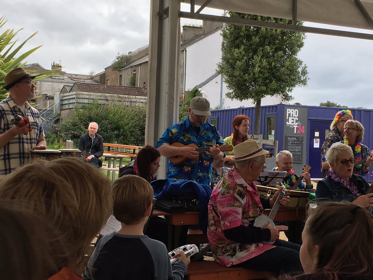 Paula_papercut's tweet photo. #OpenHouseFestival #ukeleleJam #@Project24NI #yellowpod #artstudios @bangortimes @northernireland #ukelele #music https://t.co/oa8HdKELX7